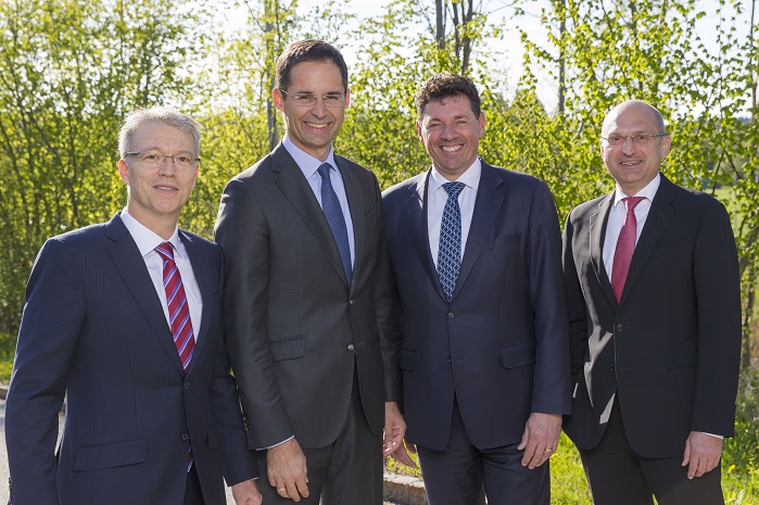 From left to right: Heiko Arnold (CTO), Stefan Doboczky (CEO), Robert van de Kerkhof (CCO), Thomas Obendrauf (CFO). © Lenzing AG  